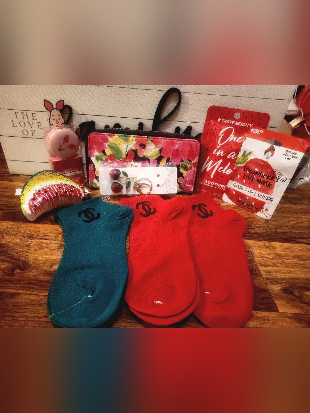 TRINA TURK FRUITY BEAUTY GLAM BUNDLE